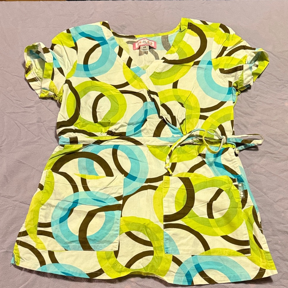 Colorful Koi Wrap Scrub Top with Circle Pattern. XS